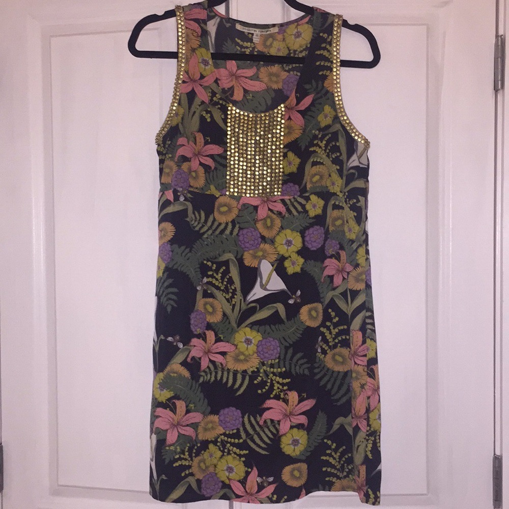 Adorable patterned shift dress 💗🧡🖤